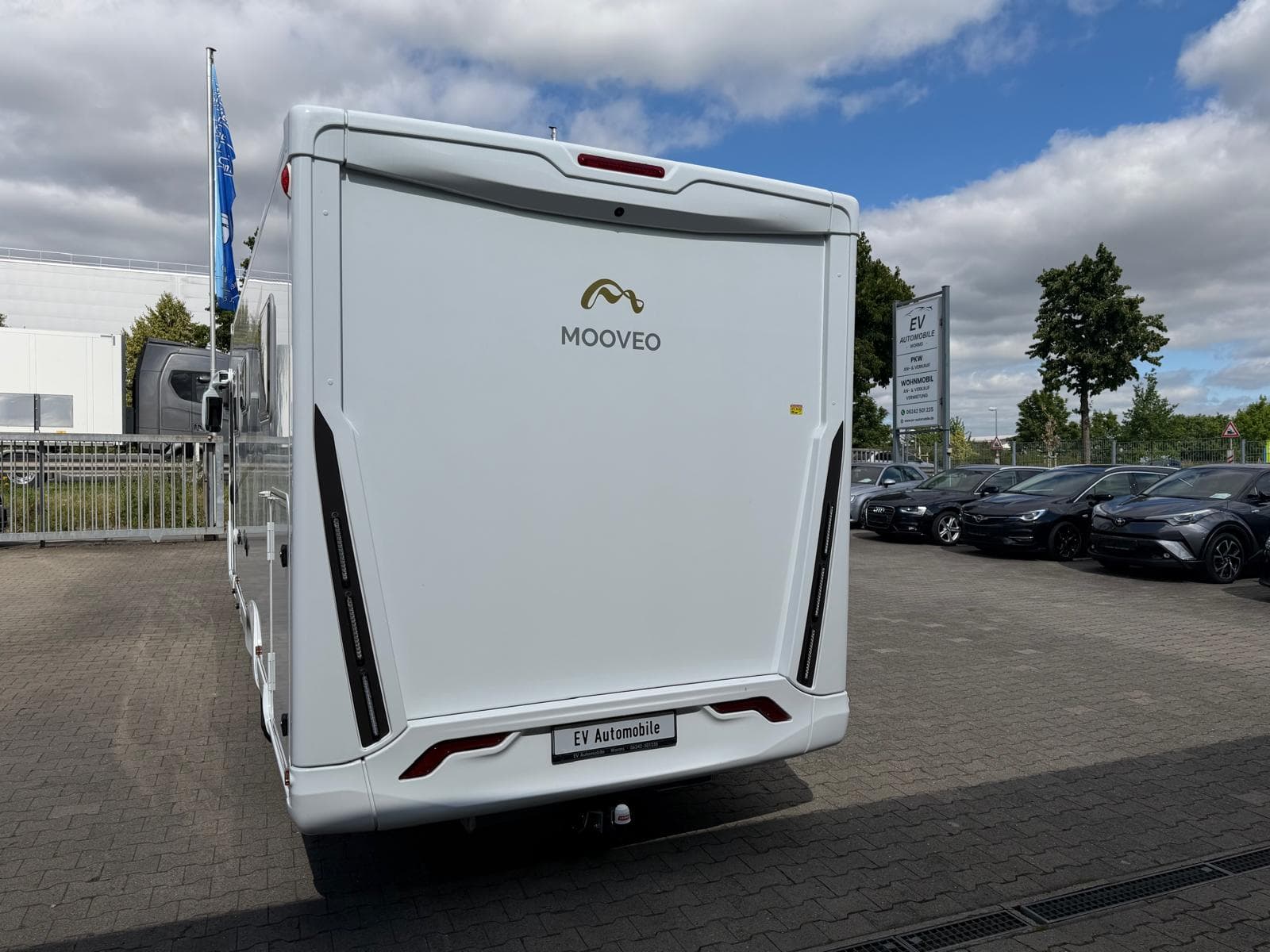 Mooveo INT 74QBH – Heckansicht