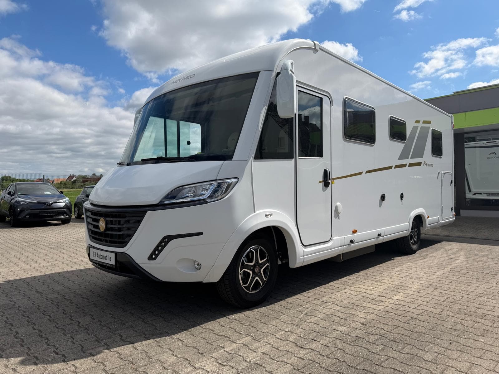 Mooveo INT 74QBH – Außenansicht