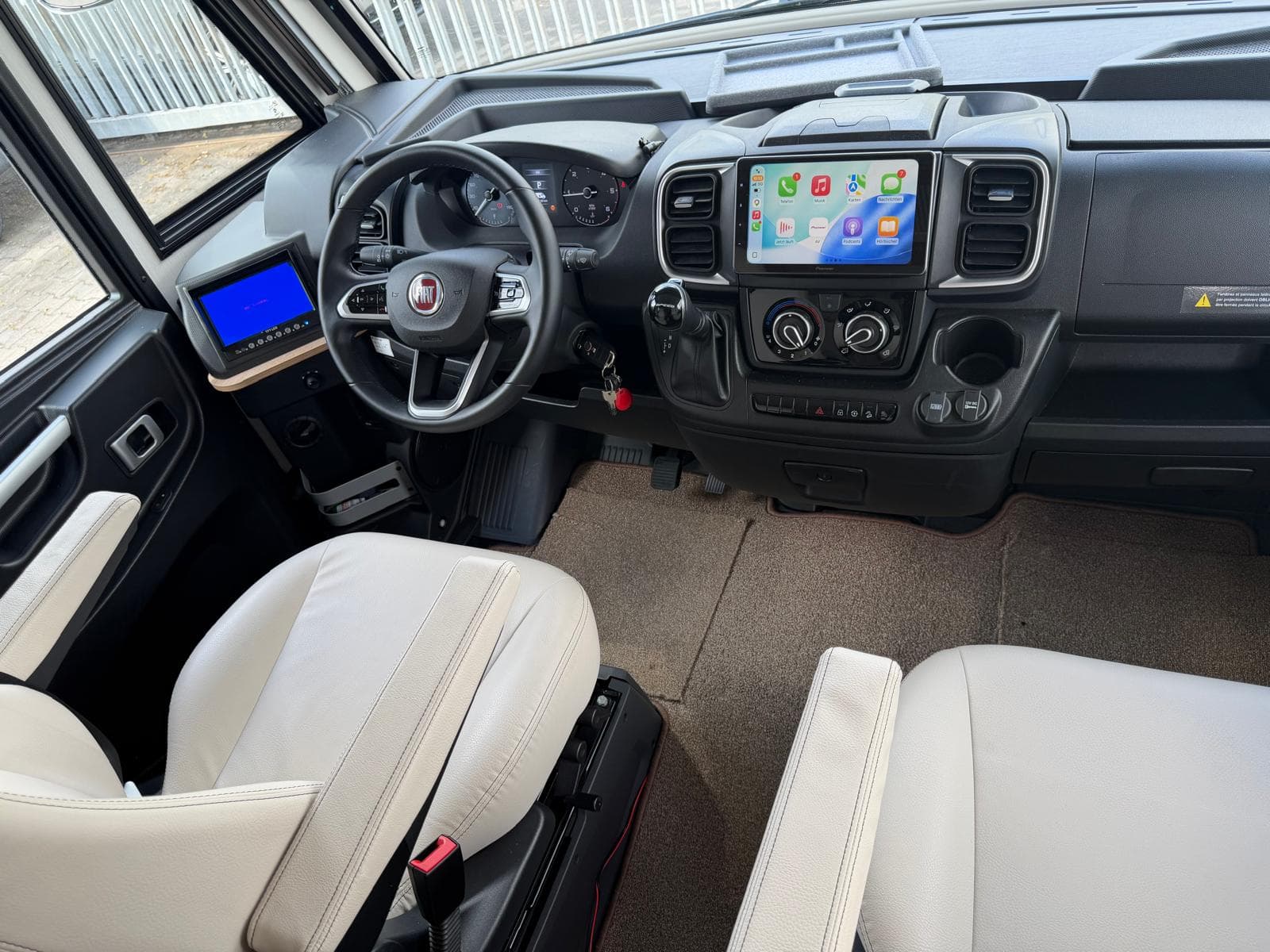 Mooveo INT 74QBH – Cockpit